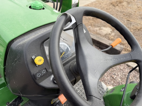 2015 John Deere 2032R Tractor Compact