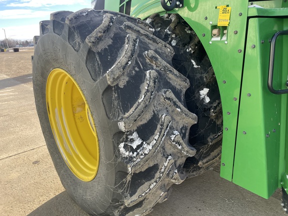 2021 John Deere 9520R Tractor 4WD