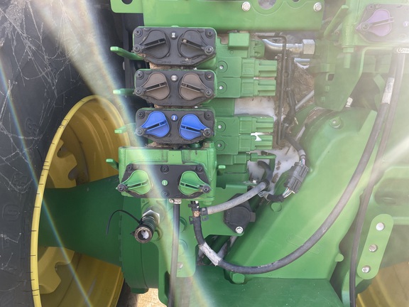 2021 John Deere 9520R Tractor 4WD