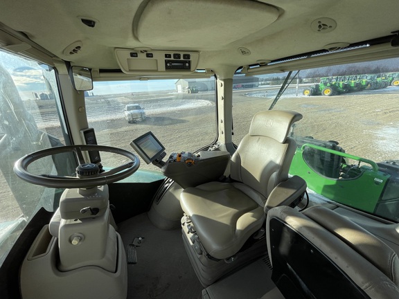 2021 John Deere 9520R Tractor 4WD