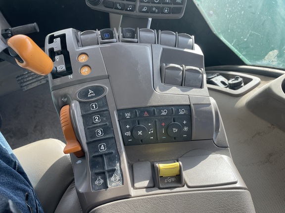 2021 John Deere 9520R Tractor 4WD