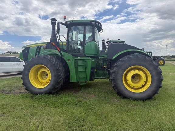 2021 John Deere 9520R Tractor 4WD