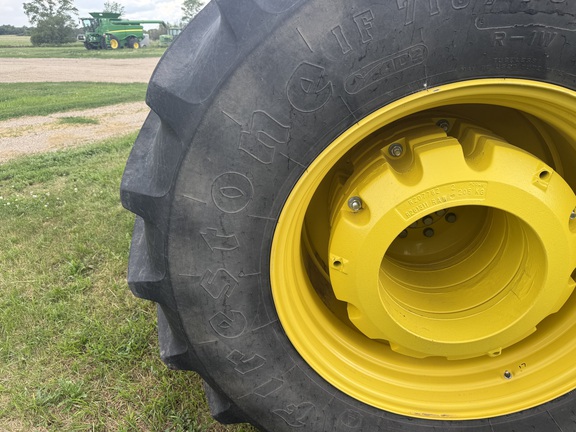 2021 John Deere 9520R Tractor 4WD