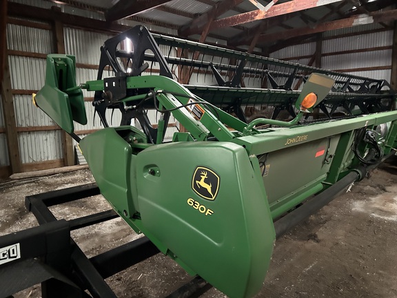 2010 John Deere 630F Header Combine