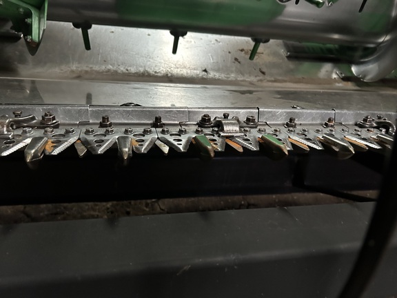 2010 John Deere 630F Header Combine