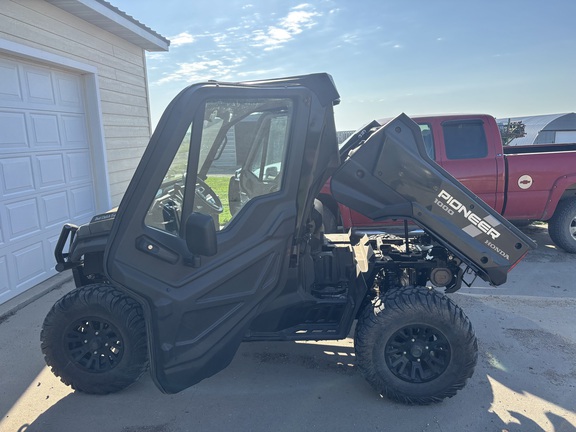 2024 Honda Pioneer 1000 ATV
