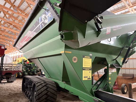 2020 J&M 1522X Grain Cart
