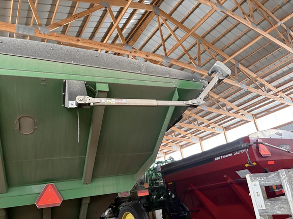 2020 J&M 1522X Grain Cart