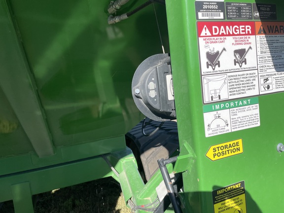 2020 J&M 1522X Grain Cart