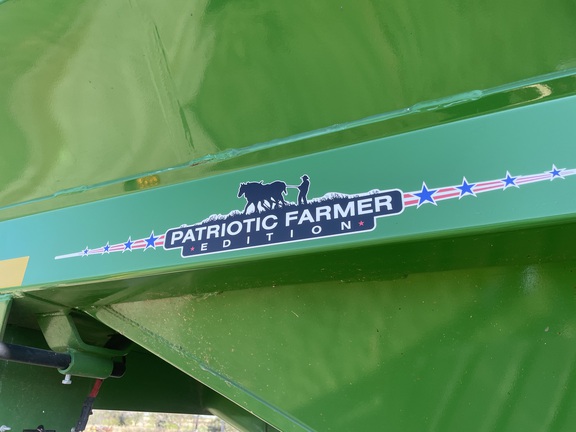 2020 J&M 1522X Grain Cart