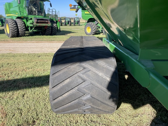 2020 J&M 1522X Grain Cart