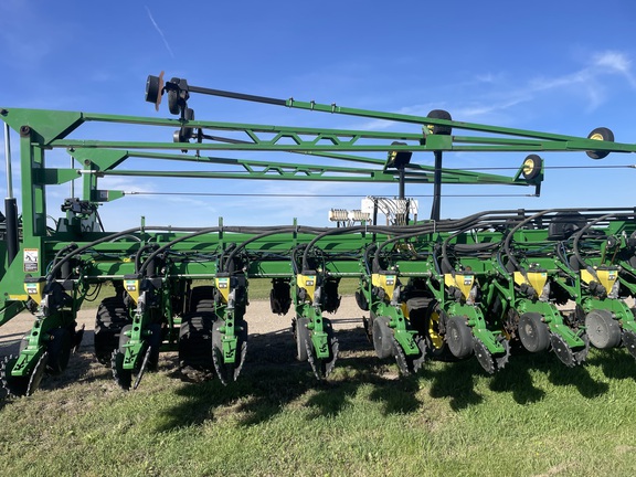 2013 John Deere DB90 Planter