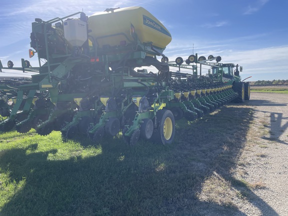 2013 John Deere DB90 Planter