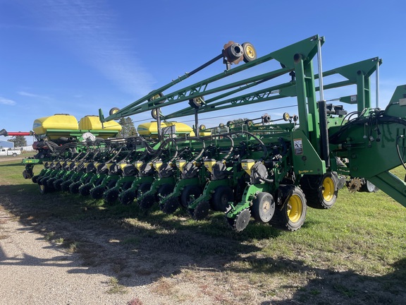 2013 John Deere DB90 Planter