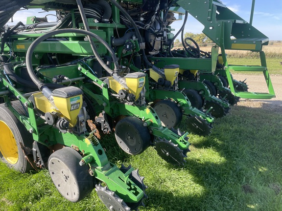 2013 John Deere DB90 Planter