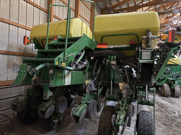 2009 John Deere 1770NT CCS Planter