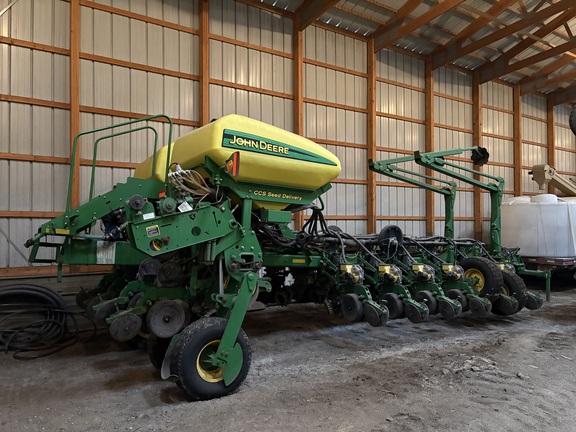 2009 John Deere 1770NT CCS Planter