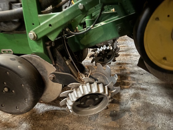 2009 John Deere 1770NT CCS Planter