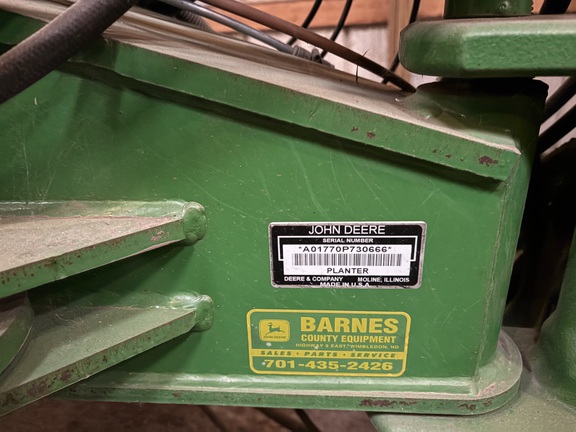 2009 John Deere 1770NT CCS Planter