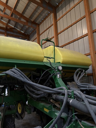 2009 John Deere 1770NT CCS Planter