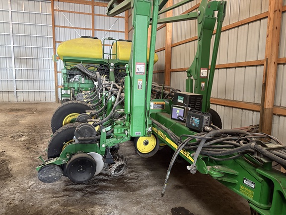 2009 John Deere 1770NT CCS Planter