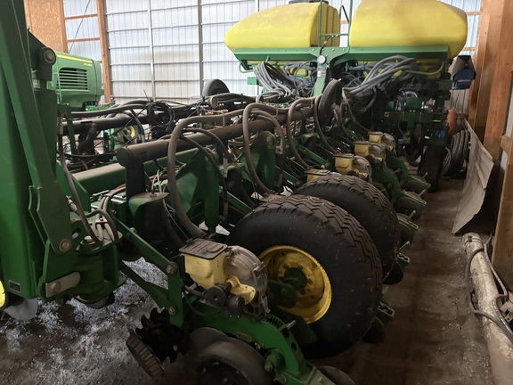 2009 John Deere 1770NT CCS Planter