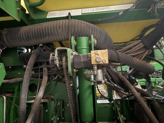 2009 John Deere 1770NT CCS Planter