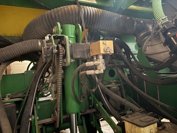 2009 John Deere 1770NT CCS Planter