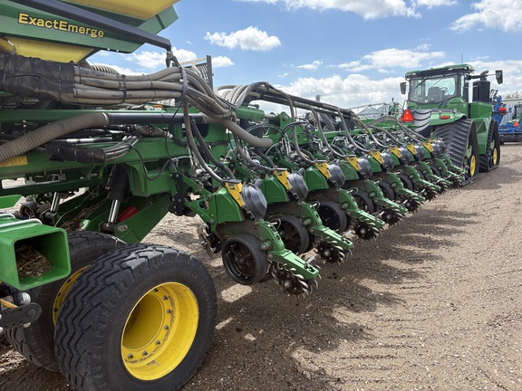 2021 John Deere DB60 Planter
