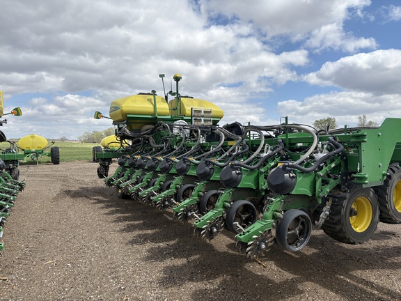 2021 John Deere DB60 Planter