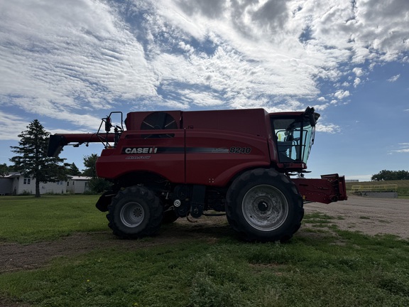 2016 Case IH 8240 Combine