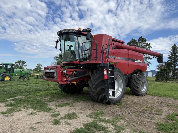 2016 Case IH 8240 Combine