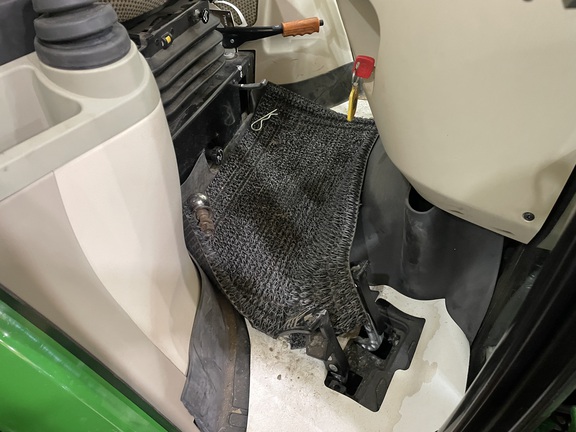 2021 John Deere 4066R Tractor Compact
