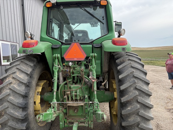 2009 John Deere 7330 Premium Tractor