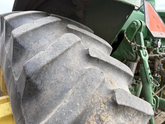 2009 John Deere 7330 Premium Tractor