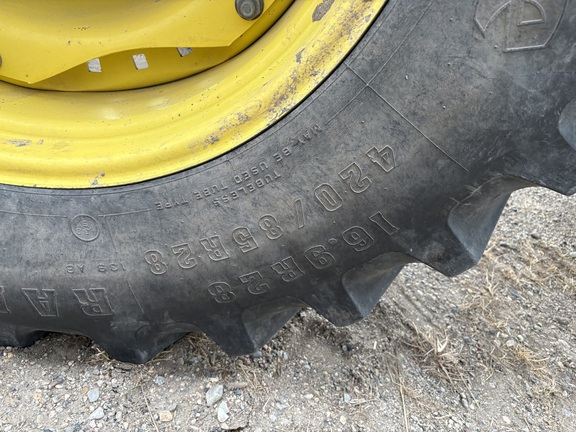 2009 John Deere 7330 Premium Tractor