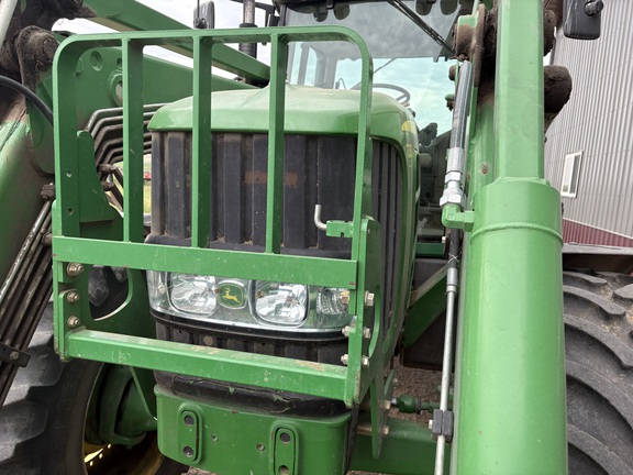 2009 John Deere 7330 Premium Tractor