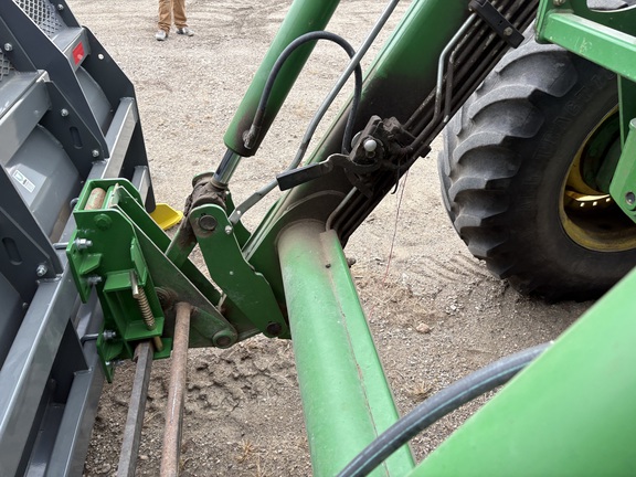 2009 John Deere 7330 Premium Tractor