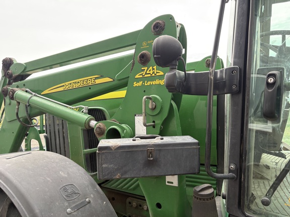 2009 John Deere 7330 Premium Tractor