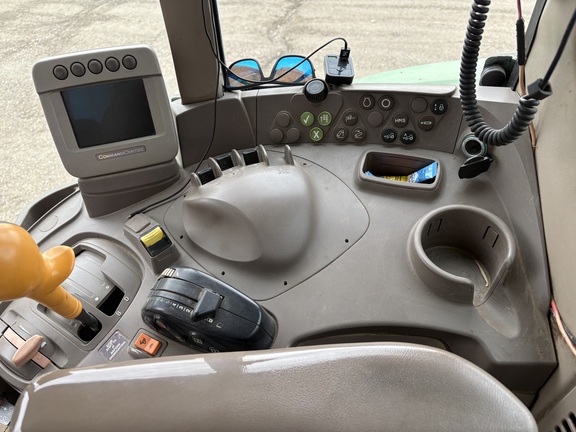2009 John Deere 7330 Premium Tractor