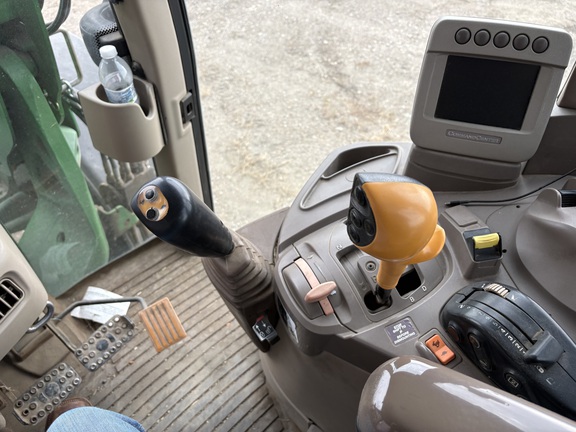 2009 John Deere 7330 Premium Tractor