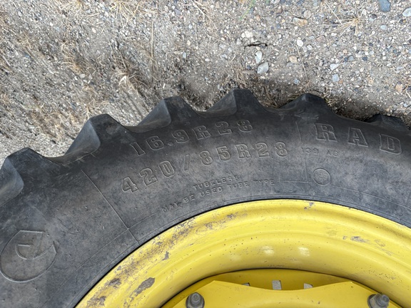 2009 John Deere 7330 Premium Tractor