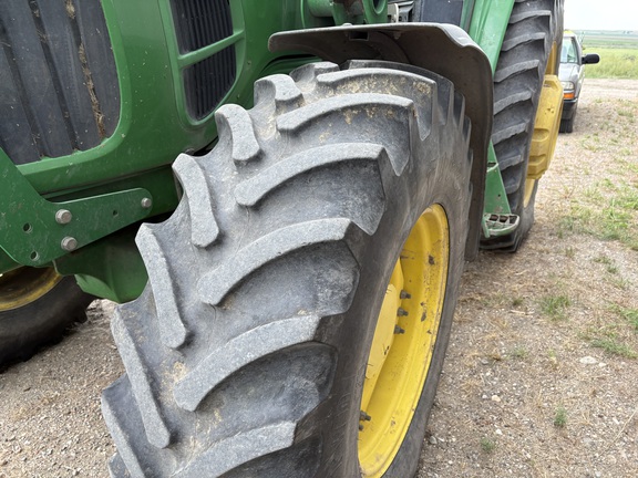 2009 John Deere 7330 Premium Tractor