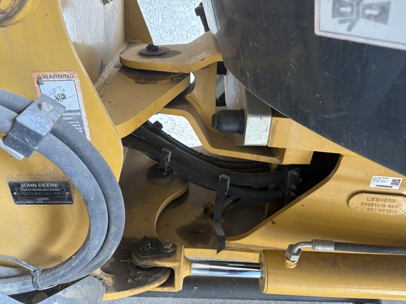 2016 John Deere 324K Compact Utility Loader