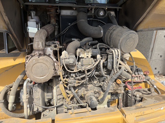 2016 John Deere 324K Compact Utility Loader