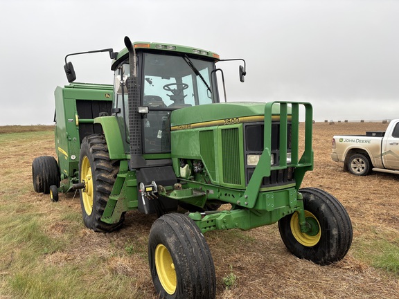 1993 John Deere 7600 Tractor