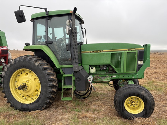 1993 John Deere 7600 Tractor