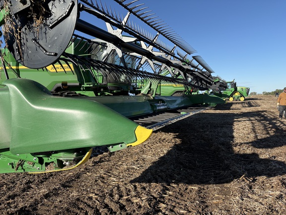2023 John Deere RD40F Header Combine