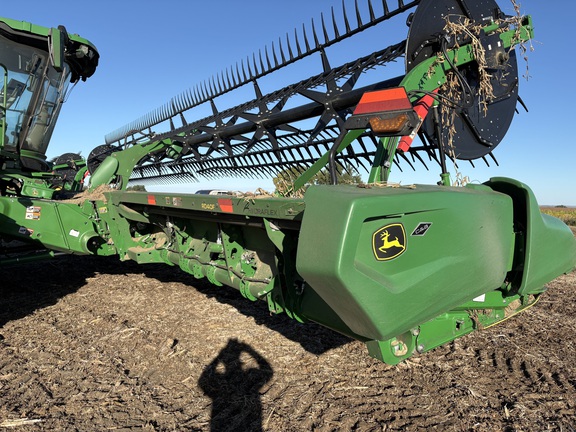 2023 John Deere RD40F Header Combine