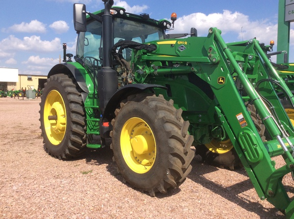 2022 John Deere 680R Loader